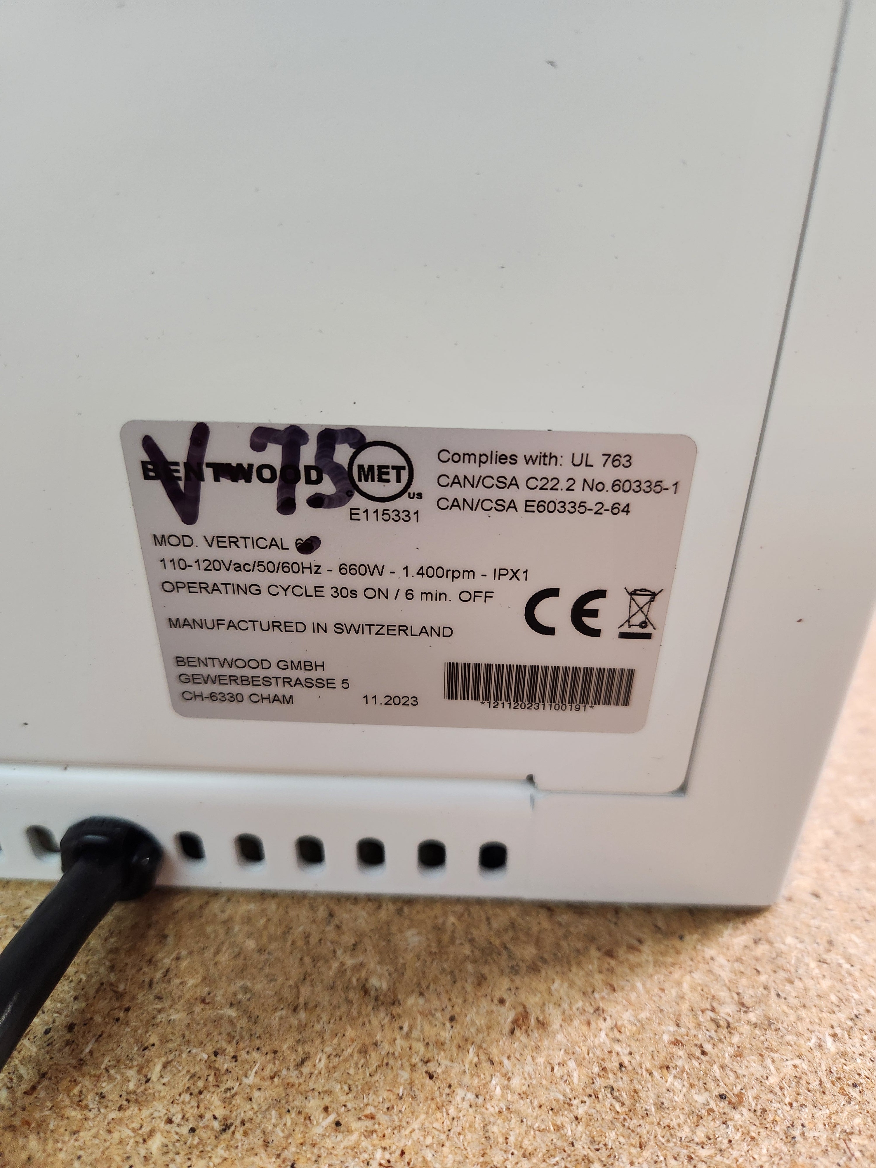 Bentwood Vertical 75 White DEMO 1100191